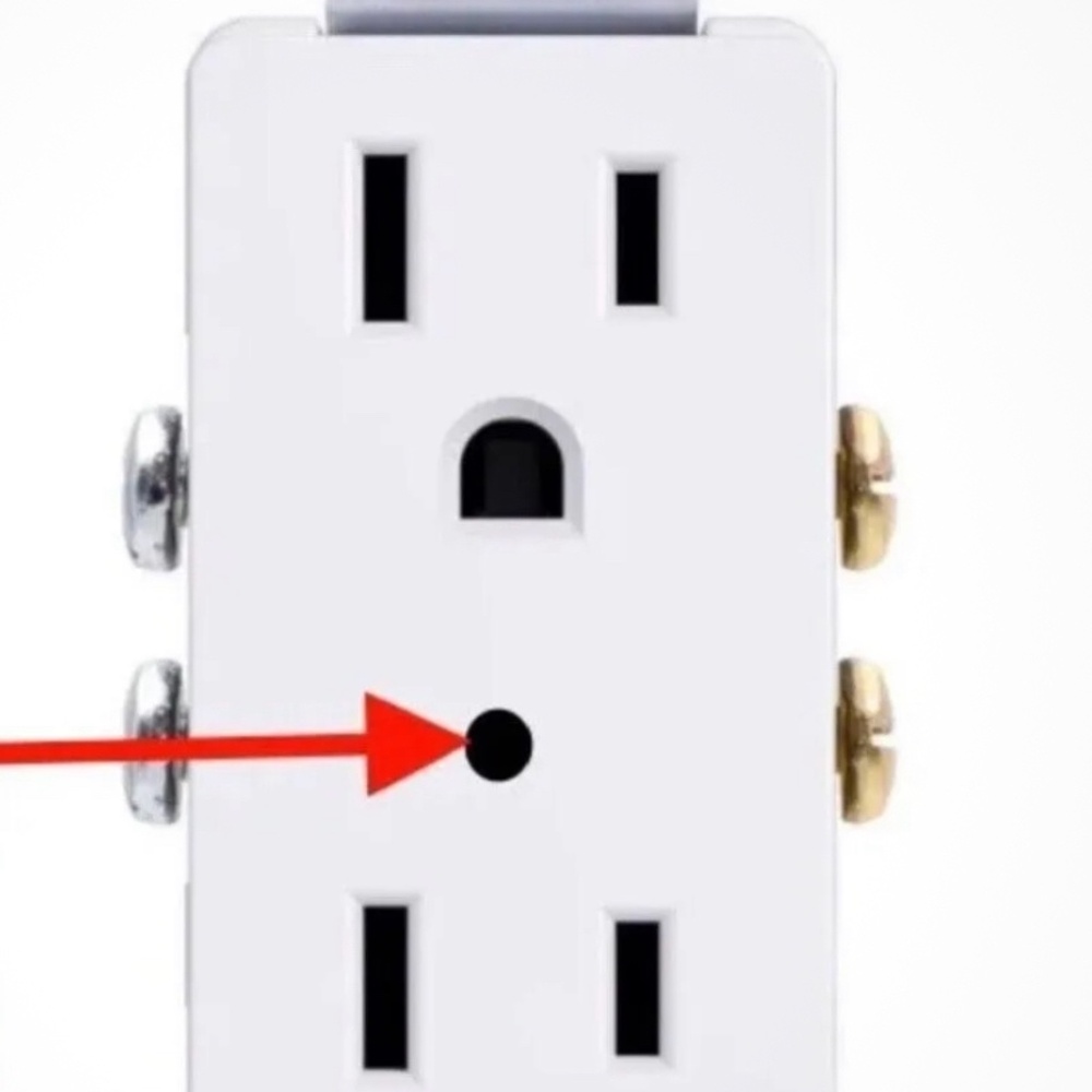 4K 1080P WiFi Camera in Electric outlet for pet and baby monitoring